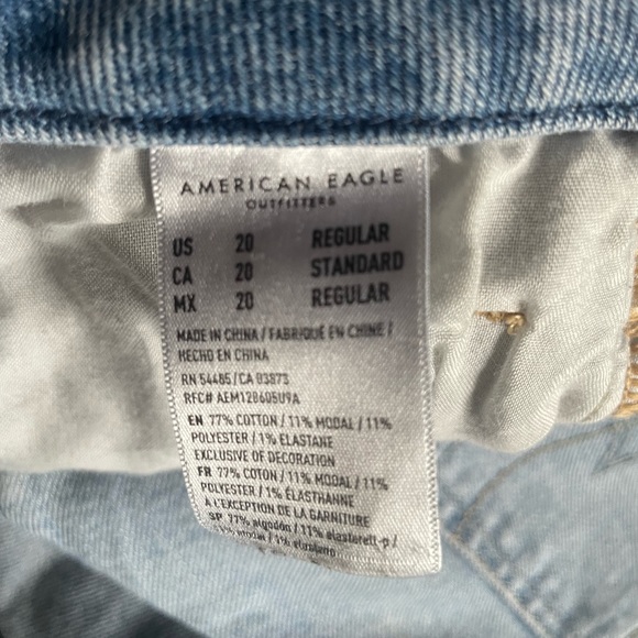 AE CURVY MOM JEAN - Picture 2 of 2